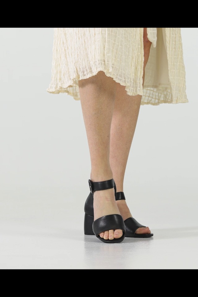 Amazon.com | Vionic Womens Chardonnay Heeled Sandal Black Leather