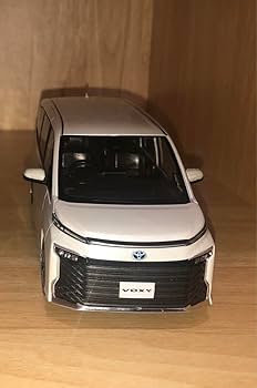 Amazon | トヨタ 新型 90 ヴォクシー 白 カラーサンプル 1台