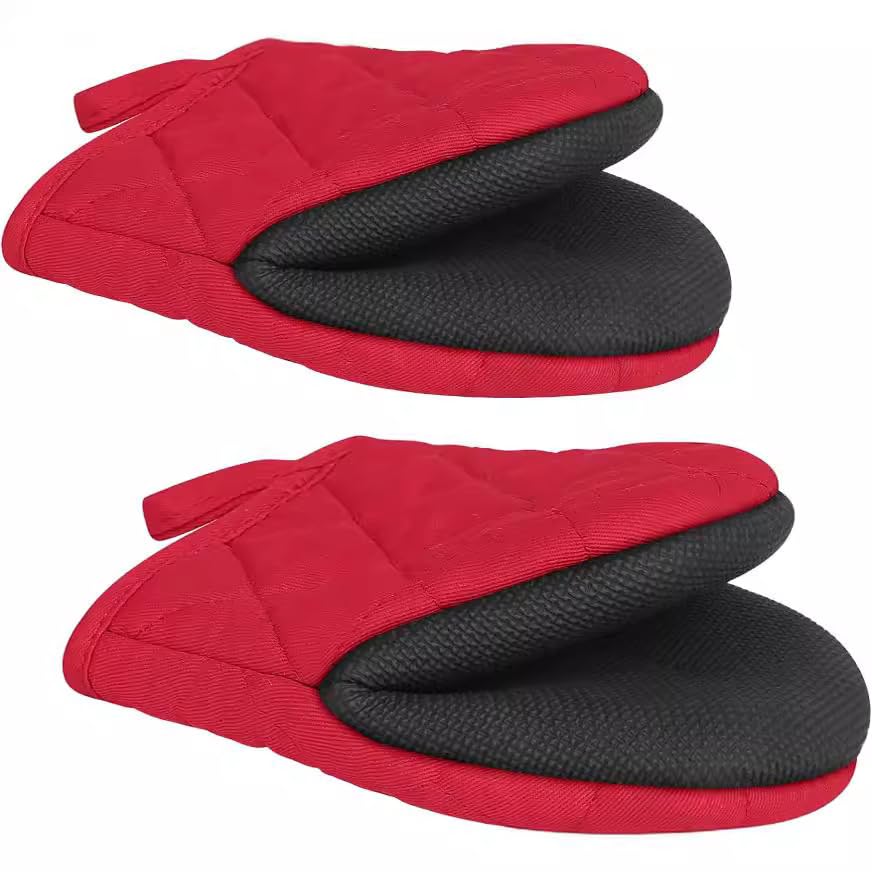 1 Pair Short Oven Mitts, Heat Resistant Kitchen Mini Oven Gloves, Cotton and Non-Slip Grip Surface and Kitchen Gloves for Baking Grilling Barbecue Microwave, Red