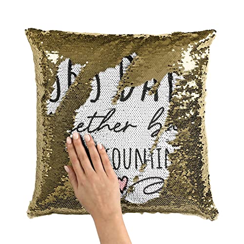 Coussin sequin doré célébration de mariage et complicité amoureuse - 3