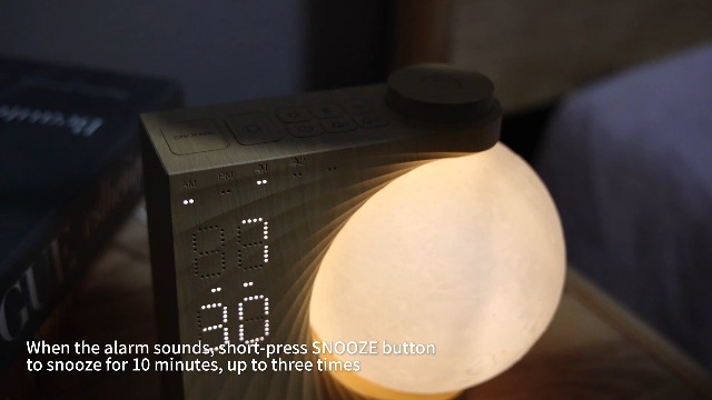 Maanlamp met wekker en RGB verlichting voor ontspanning en slaap