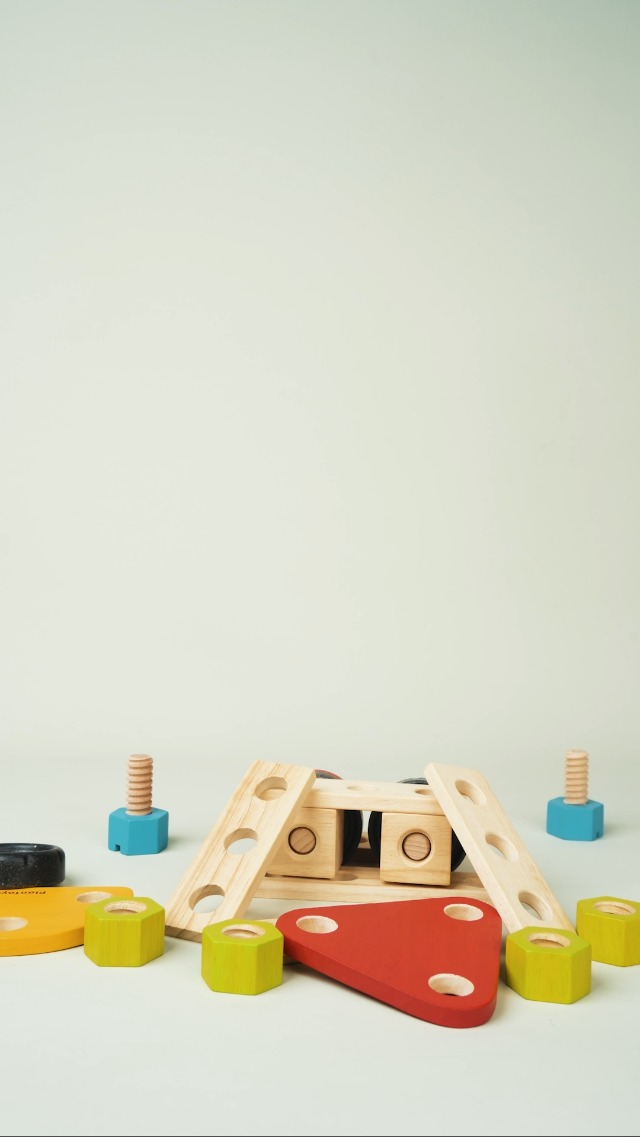 Amazon.com: PlanToys Wooden Transforming Robot Tool Box with