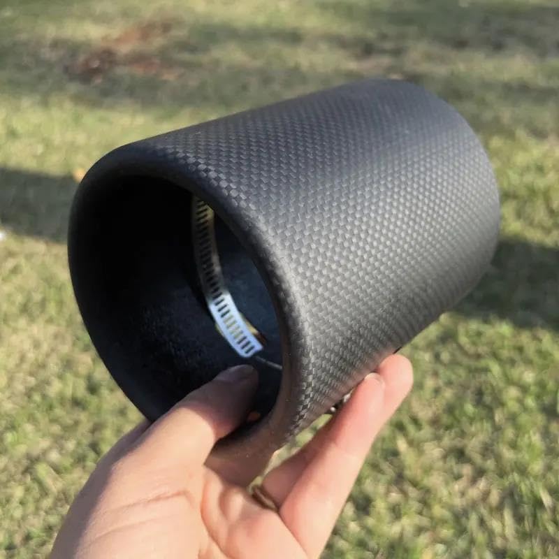 Embout échappement carbone pour rénover la gorge de queue Golf MK7.5 - 2