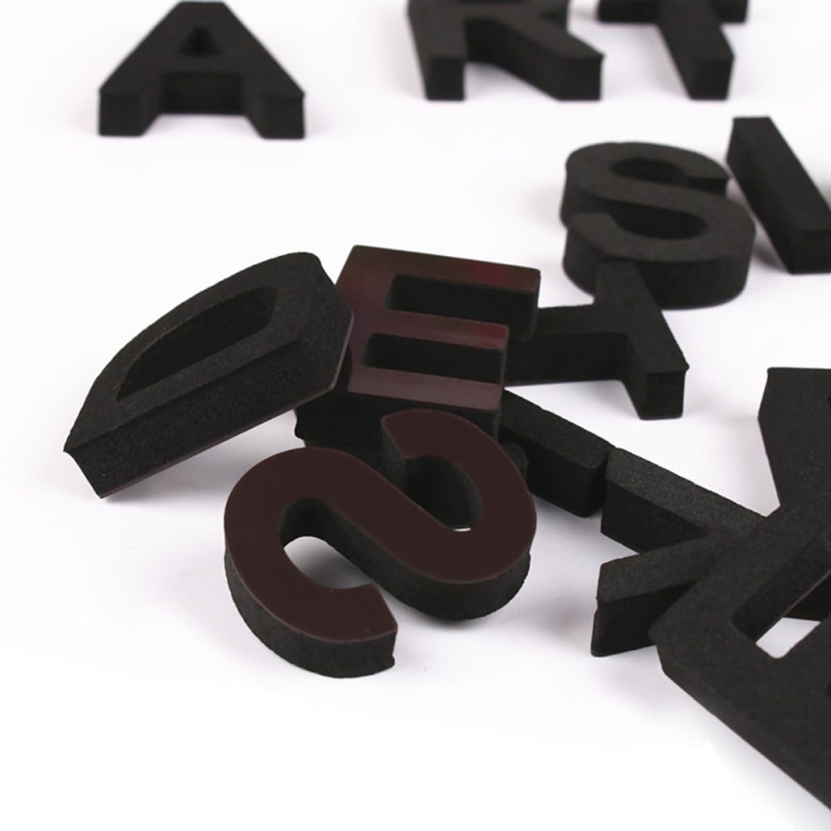 124 Piezas Letras Magnéticas Negras de Eva para Nevera con Caja, Imanes Educativos, Herramienta de Aprendizaje Temprano y Decoración Práctica para Refrigerador