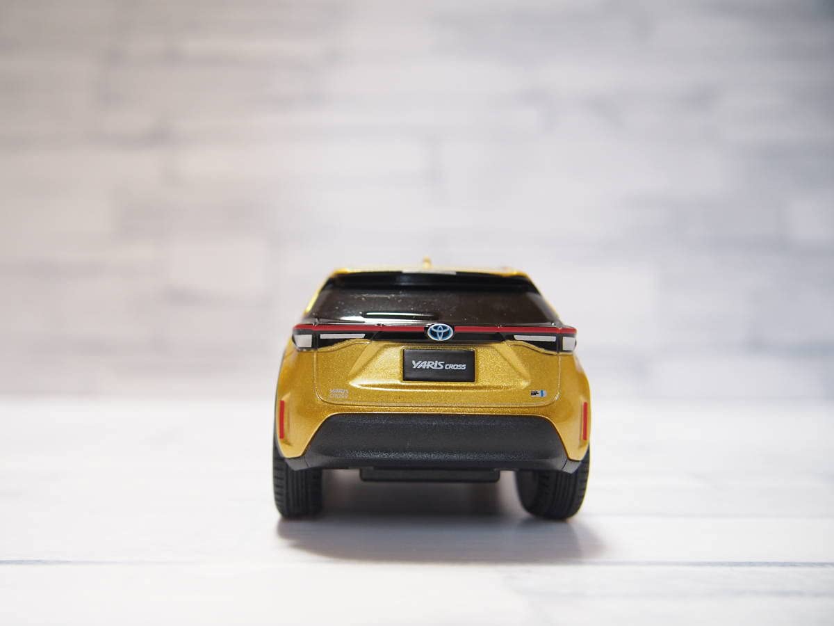 トヨタ Yaris Cross ミニカー Amazon | 1/30 トヨタ 新型ヤリスクロス YARIS CROSS 2020