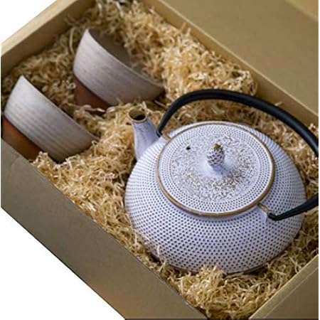 Amazon 南部鉄器 鉄瓶急須と信楽焼湯呑みセット 日本製 急須 白 ホワイト 茶こし付き 鉄急須 あられ ティーポット ホーロー仕上げ 小さめ 鉄急須 日本製 カラフル カラー鉄瓶 ロジアソシエイツ 伝統工芸 北欧 モダン 和モダン お茶 茶道具 和食器 熱燗 冷酒 日本酒 日本
