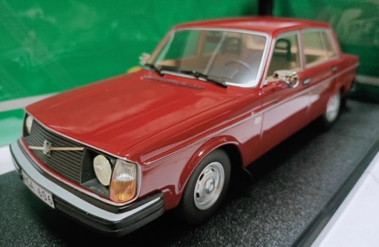 104-048 Cult 1/18 ボルボ 244DL red 1975 104-048 Cult 1/18 ボルボ 244DL red 1975 Volvo 244 DL - 1975 - Röd