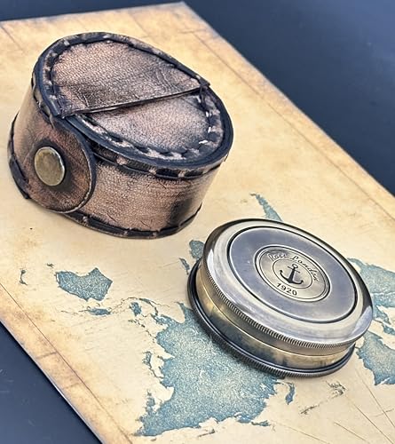 Brújula de bolsillo de latón grabada con estuche de cuero miniatura 3