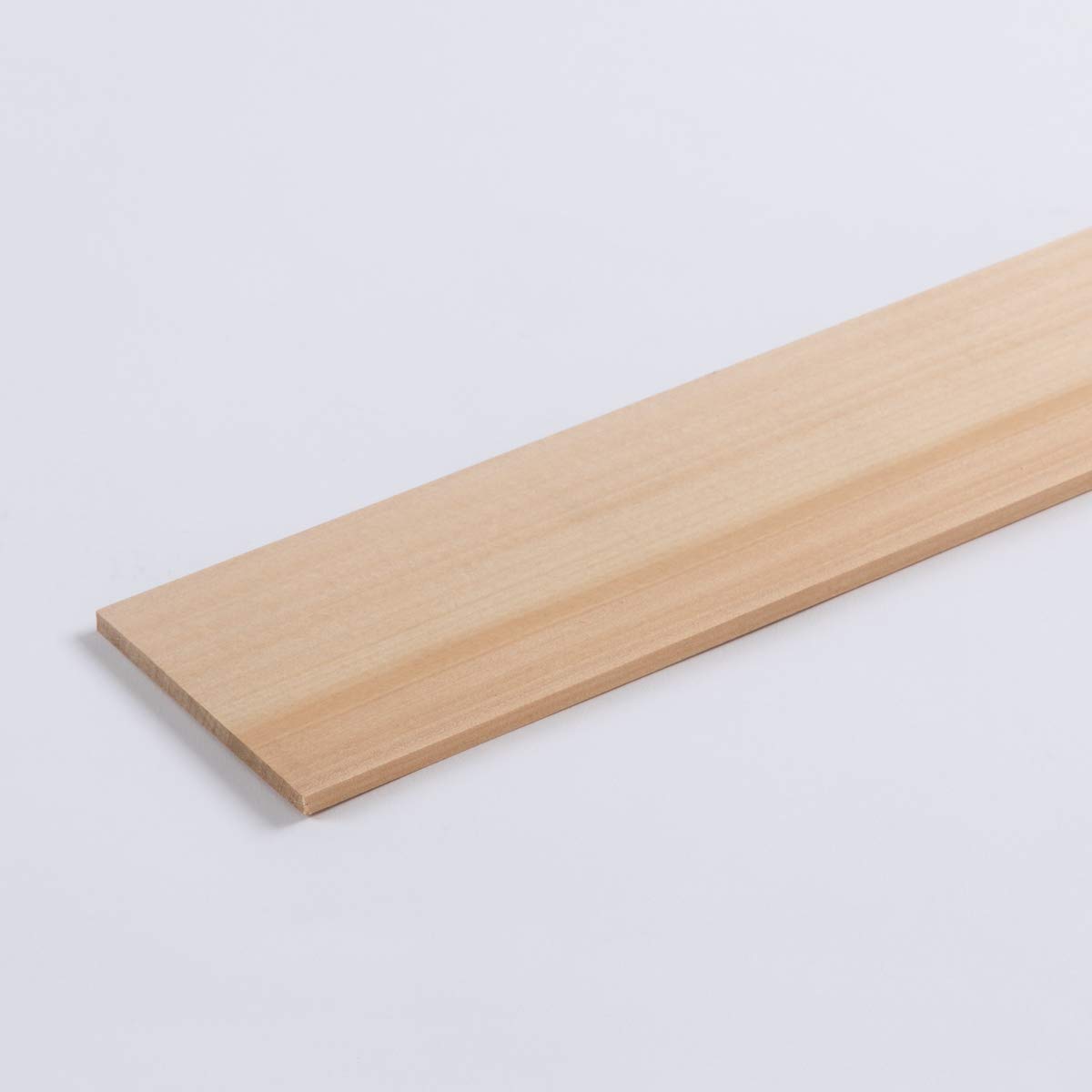 Amazon.co.jp: 岡元木材 アガチス工作材 3×80×600mm 1枚 : DIY・工具