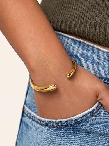 SINGULARU's Stainless Gold Gota Bracelet image 4