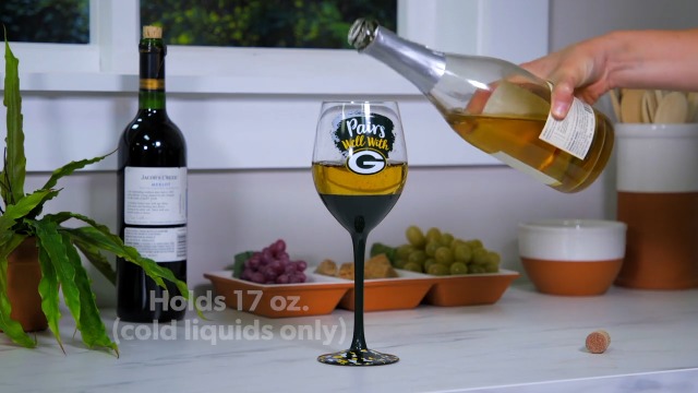 Amazon.com | Team Sports America Philadelphia Eagles, 17oz Boxed Stemware: Wine  Glasses