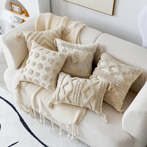 Housse de coussin bohème pour renouveler votre décoration de salon