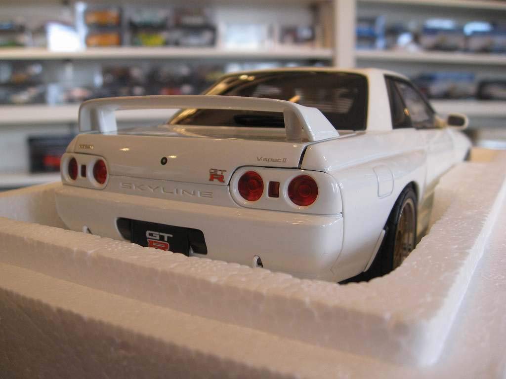 オートアート 1/18 スカイライン　GT-R R32 ホワイト オートアート 1/18 スカイライン GT-R R32 ホワイト - メルカリ