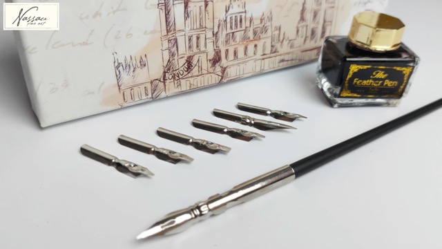 Kit Calligraphie Art Sensations - 7 Plumes Différentes, Encre Noire, Coffret Cadeau élégant