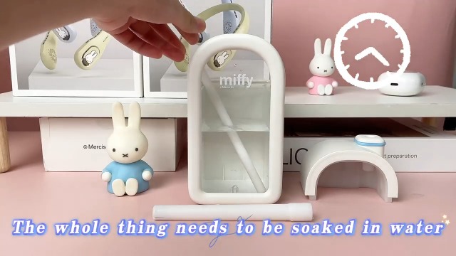 【Miffy 】 Japan Miffy Acrylic Clip Stand - Running | Kawaii Limited