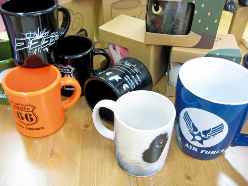 ビートルズ The Beatles Plastic Mug BOYS COMIC 43692 - Les Beatles, Paul McCartney, John Lennon, RIngo Starr, George Harrison ビートルズ The Beatles Plastic Mug BOYS COMIC 43692 – Image 2