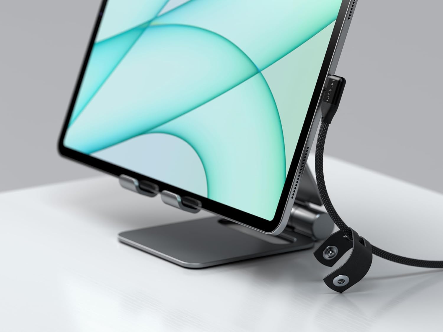 𝗦𝗔𝗧𝗘𝗖𝗛𝗜 𝗕𝘂𝗻𝗱𝗹𝗲 Hub USB C Magnetico 7 en 1 y Cable USB C 240W Angulo Recto