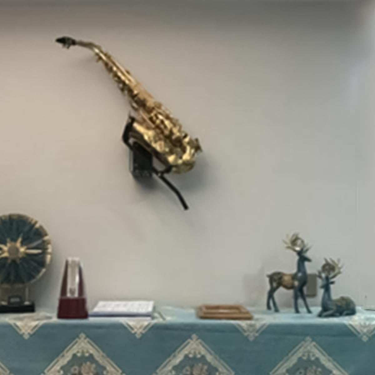 Gancho para colgar en la pared para saxofón Sax Studio, para saxofón alto y tenor