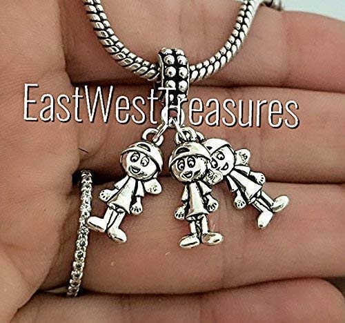 mom necklace with kid charms