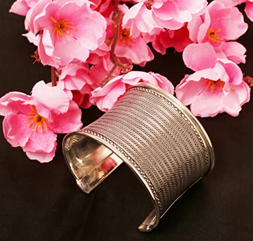 Touchstone Indian Bollywood Desire Exotic Workmanship Finely Placed Hammered Wire Stylish Wrist Enhancer Free Size Cuff Bracelet In Silver Tone For Women. #TOP3