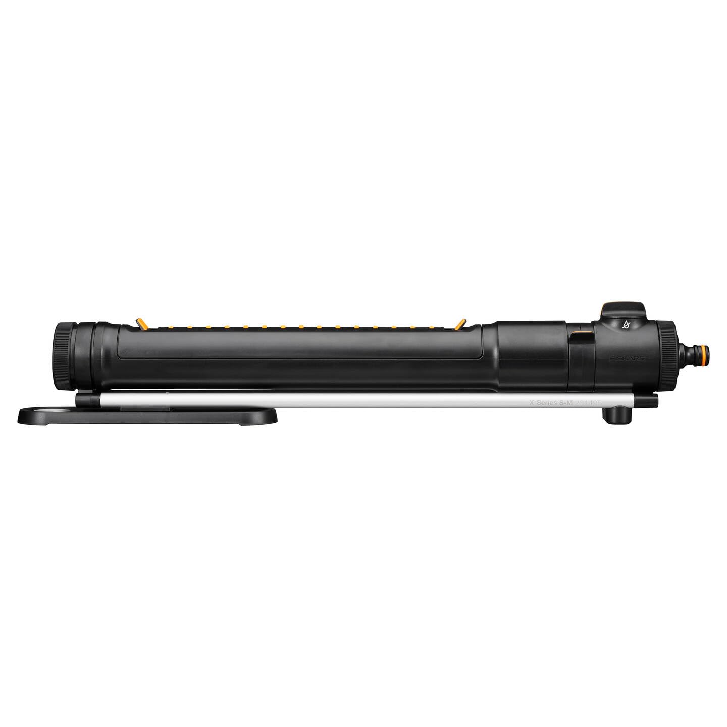 Fiskars X-Series Irrigatore Oscillante S-M | Comprensivo di filtro estraibile e strumento per la pulizia degli ugelli, Irrigazione di 150-300 m², Nero/Arancio, 1070832