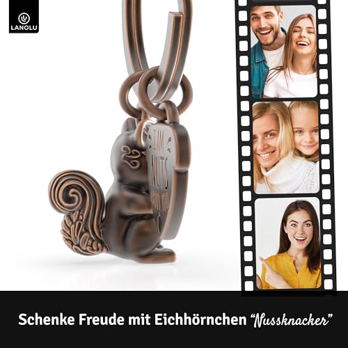 LANOLU Schlüsselanhänger Eichhörnchen Nussknacker, Glücksbringer Schlüsselanhänger Partner und für beste Freundin, Paar Geschenk Freund aus Metall
