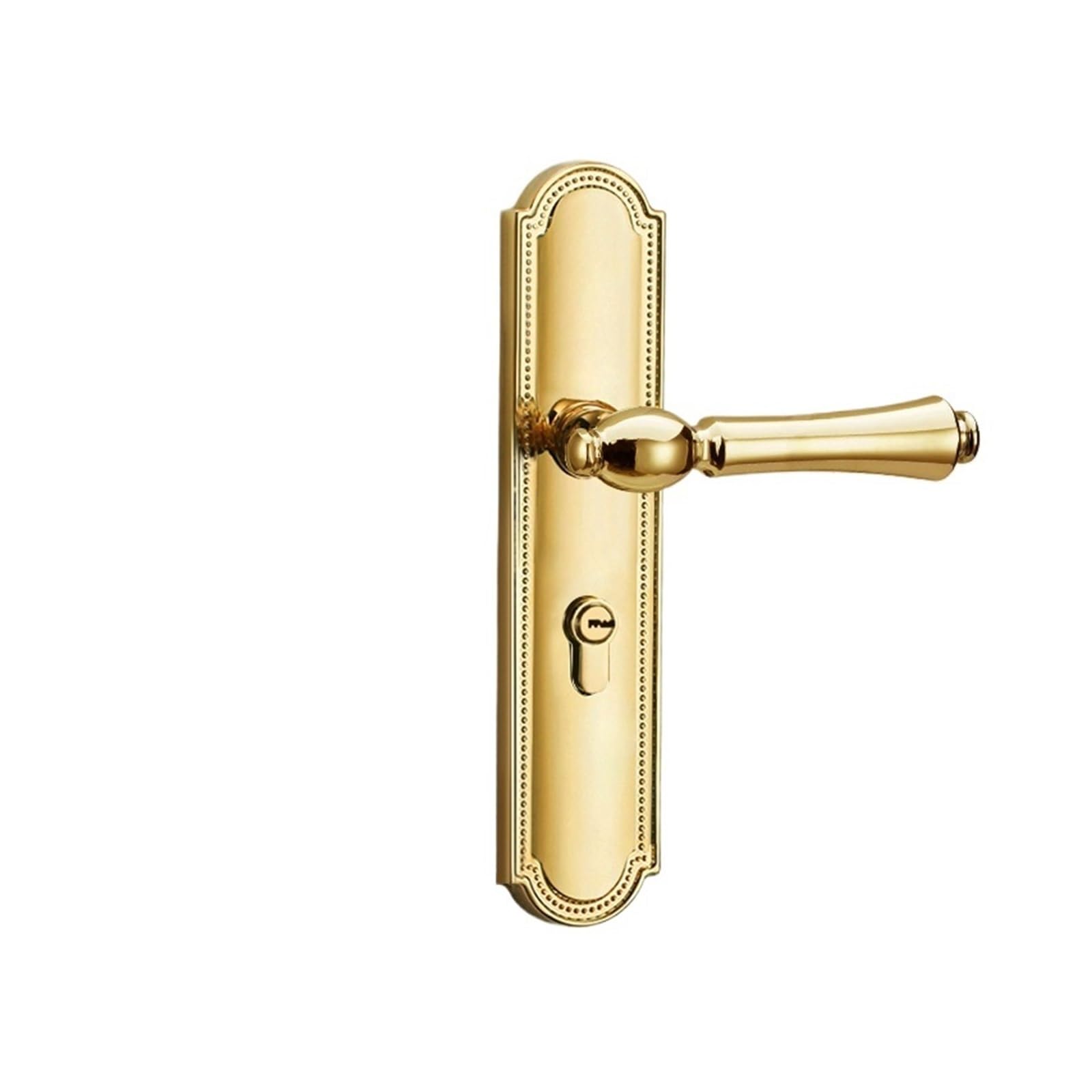 Serrure de porte dorée pour une chambre parentale élégante et calme