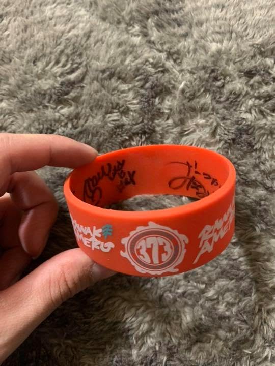 本人サイン 美波 ラバーバンド 最終値下げ。【本人サインあり】激レア