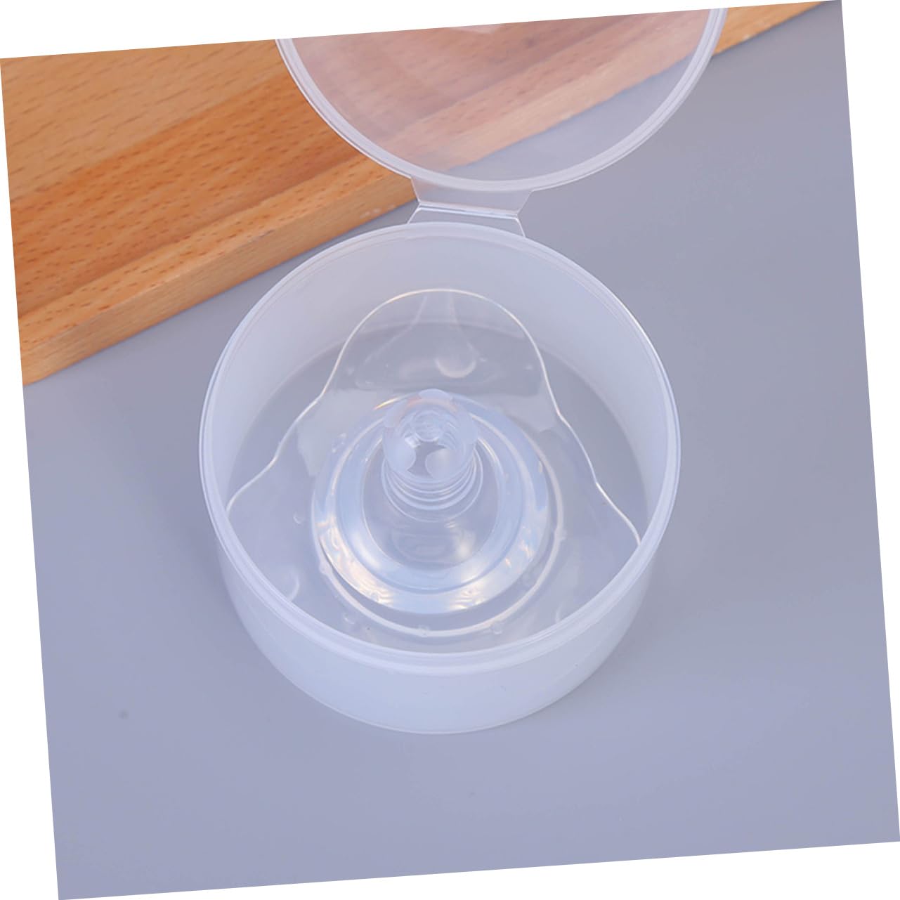 UPKOCH 2pcs Silicone Nipples Shield for Nursing Mothers Soft Breastfeeding Protector Reusable Waterproof Comfortable Fit for Lactation