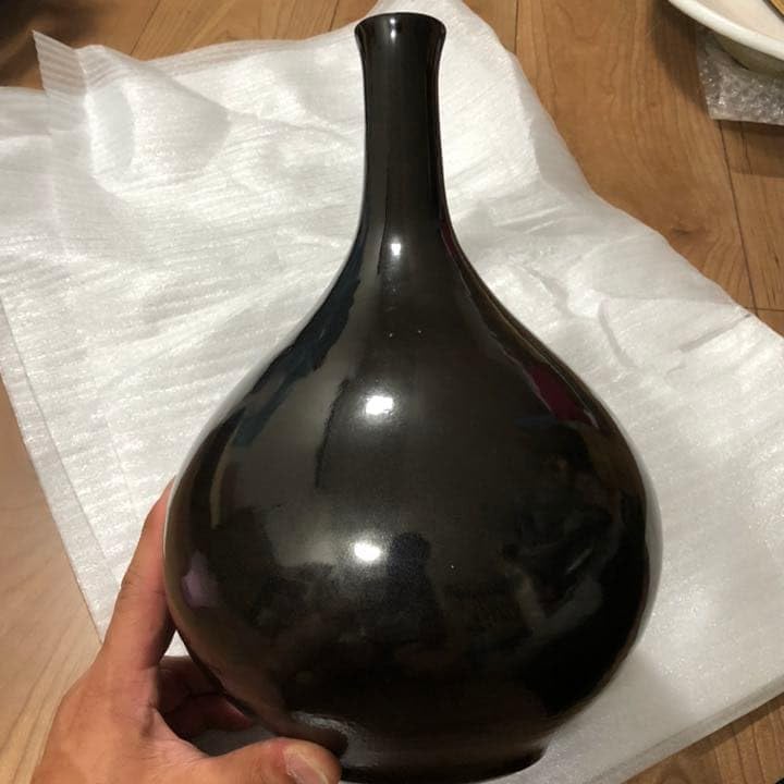 仏具・神具 古美術品 真っ黒な美しい流線形の大きな壺 壷 花瓶