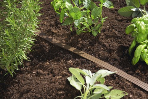 Gardena Schlauch-Regner: Feiner Sprühregner für die Bewässerung länglicher, schmaler Zonen, Länge 15 m, anschlussfertig ausgestattet, braun, individuell verkürz- oder verlängerbar (1999-20) – Bild 4