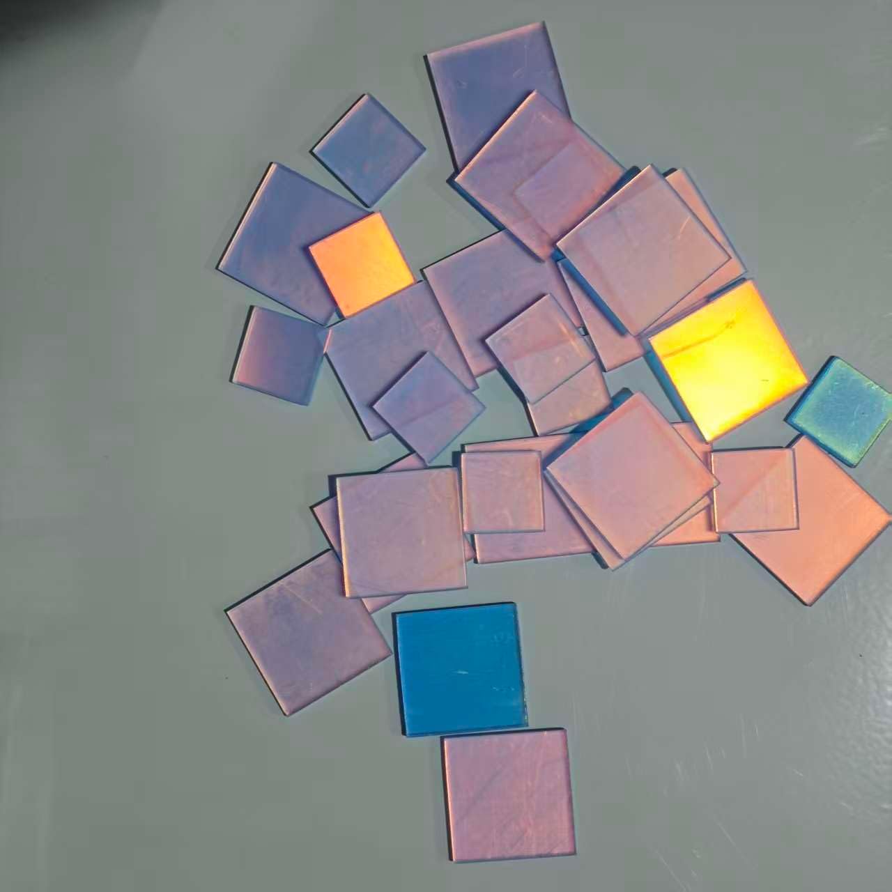 Mini Iridescent Acrylic Squares, Translucent Rainbow Holographic Plexiglass Tiles, for Mosaic Art, DIY Crafts, Light & Shadow Projects (200pcs,1.18 * 1.18 in)