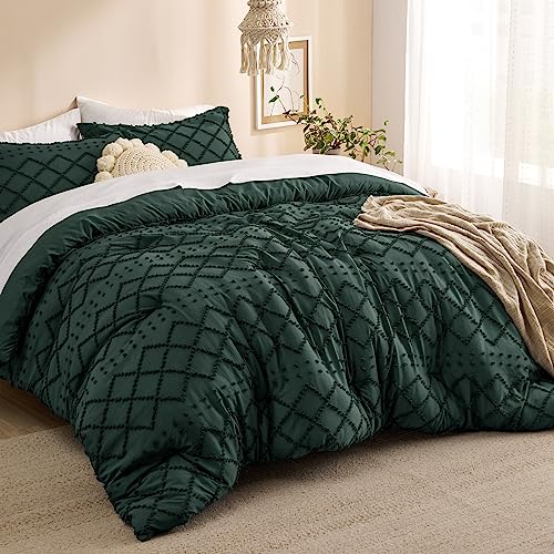 Image of Bedsure Queen Comforter Set - Forest Green Comforter, Boho Tufted Distressed Vintage Bedding for Kids, 3 Pieces Farmhouse-Style Bed Set for All Seasons, Fluffy Soft Bedding with 2 Pillow Shams