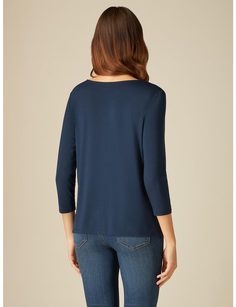 Oltre: T-Shirt con Inserto in Raso Stagione Primavera Estate 2024.