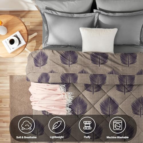 Image of Amazon Brand - Umi 220 GSM Reversible Microfiber AC Comforter /Duvets for Mild Winter | All Season King Size 3 Layered Quilted Blanket for Double Bed (228 cm x 254 cm Coffee & Brown)