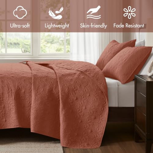 Image of Madison Park Luxurious Cotton Damask Quilt Set, 3PC King /Cal King Bed Set