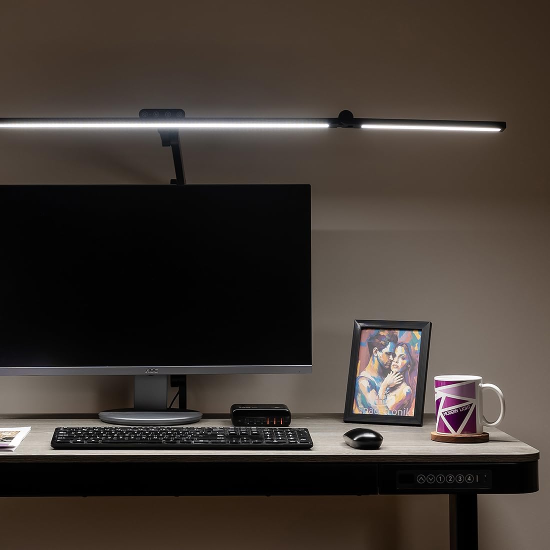 Spacetronik Schreibtischlampe LED Dimmbar Glow D3 | Schreibtischlampen mit intelligenter Automatikmodus, Farbtemperaturregelung, CRI 97+, Ergonomische Schreibtischleuchte LED