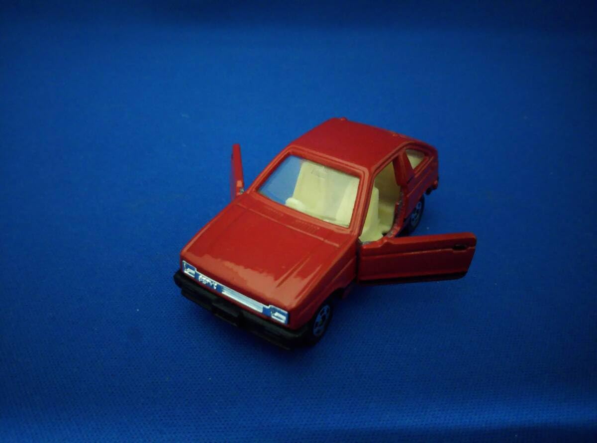 Amazon | トミカ No.75 スズキ セルボ 赤 アイボリーシート 1Hホイール