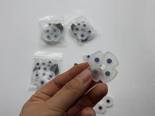 Ricambio Gommini In Silicone Per Controller PlayStation 2 Dual Shock 2 – Pads Riparazione