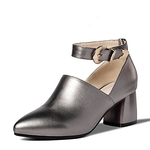 Chaussures à talons hauts en cuir à l’automne à finition rugueuse