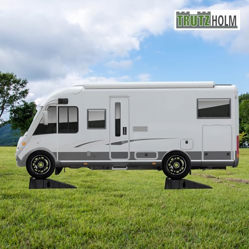 TRUTZHOLM 2 x Auffahrrampe Auffahrkeil mit Überfahrstopper 90 x 30 x 21,5 cm hochbelastbar 5t Traglast Kunststoff Stapelbar für Wohnmbil PKW SUV rutschfeste Rampe für jeden Untergrund schwarz
