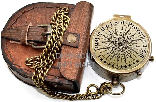 Brújula vintage de latón con cadena y estuche de cuero grabada con diseño inspirador miniatura 5