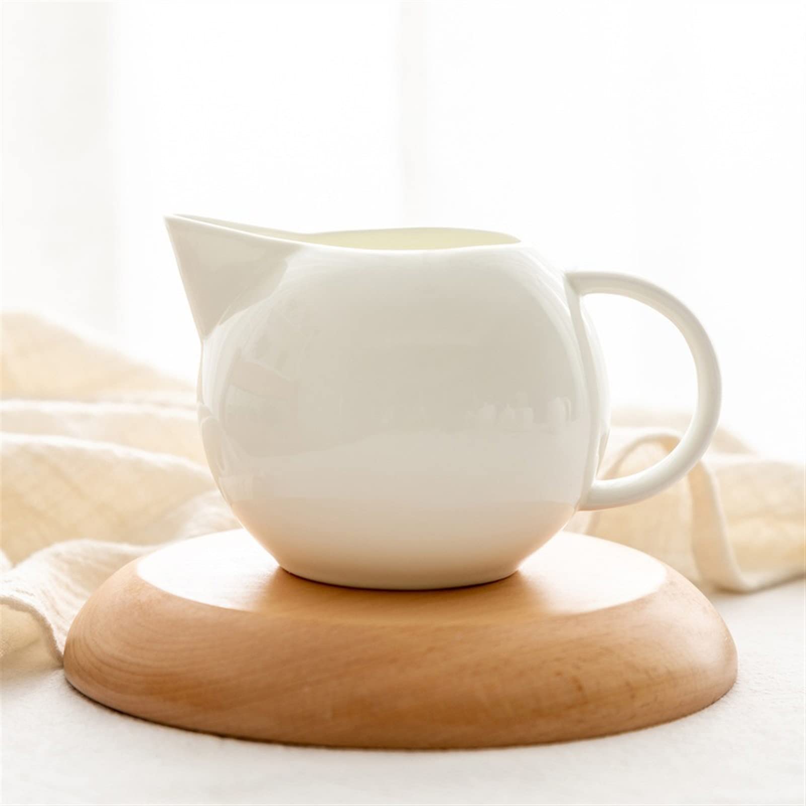 Wykwintne filiżanki do kawy, filiżanki do herbaty, dzbanek do śmietanki klasyczny ceramiczny dzbanek do mleka kawa spieniacz mleka garnek rodzina popołudniowa herbata kawa kubek do mleka restauracja ś