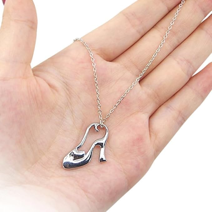 MOMOMAGE The Glass Slipper Fell Off and String Again Magic Necklace Magic Tricks for Magicians Close up Street Magic Props Illusions Gimmicks