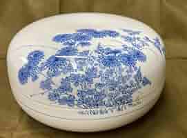 茶道具 喰籠 平戸焼白磁染付喰籠（菓子器） 十三代横石嘉助 725