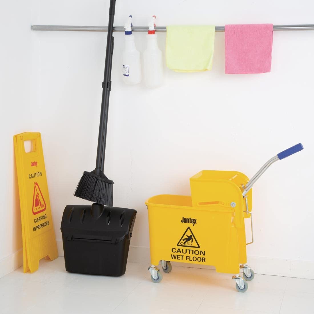 Jantex Kentucky Seau essoreur 20 litres, jaune, séparateur d'eau sale, sur roulettes, longue poignée à levier d'essoreuse, nettoyage à grande échelle, nettoyage à code couleur, F951
