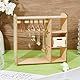 SUPERFINDINGS Zusammengebauter Puppenschrank Aus Holz 18x8x17.8cm PuppenhausKleiderschrank Mit 2 MiniaturSchubladen Und 8 kleinen Kleiderbügeln PuppenhausMöbelzubehör