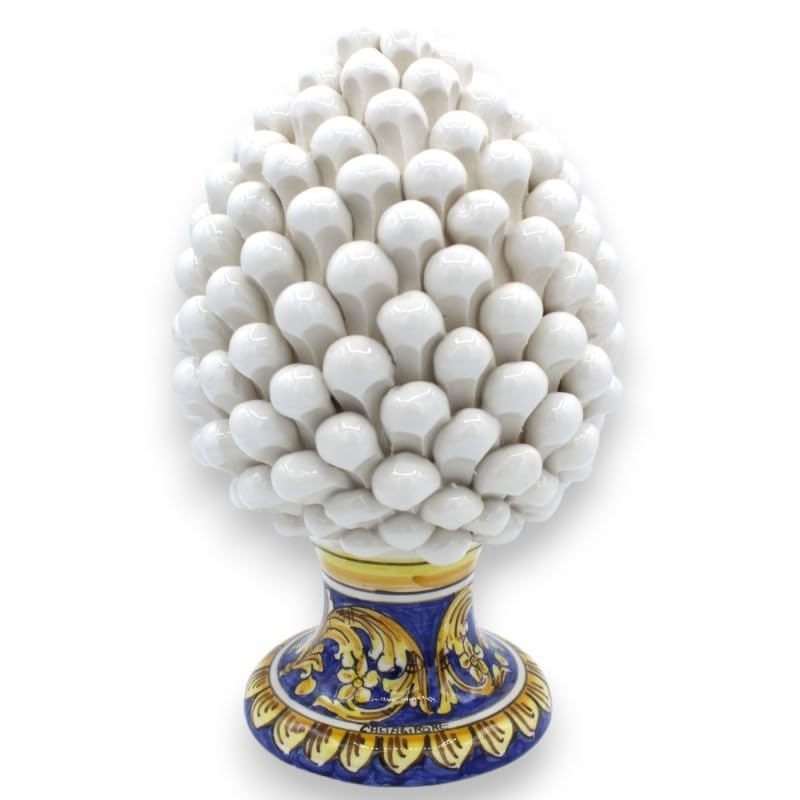 Pomme de pin de Caltagirone en céramique blanche pour apporter du relief et du cachet à un meuble