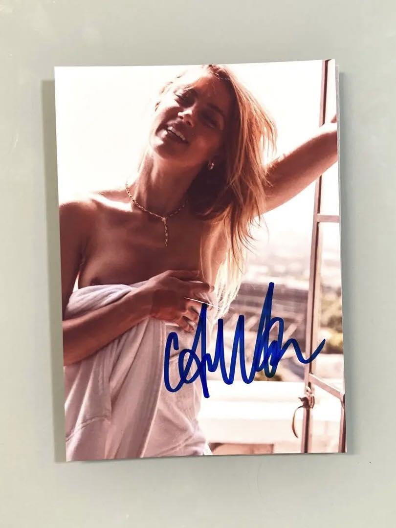 Amazon.co.jp: セール…アンバー ハード直筆サイン入り2Lサイズ写真  