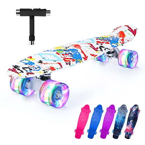 Beleev Skateboard complet Mini Cruiser Skateboard pour enfants, adolescents, adultes, roulettes lumineuses LED avec patins tout-en-un T outil pour débutants (22 pouces, graffiti) Cover